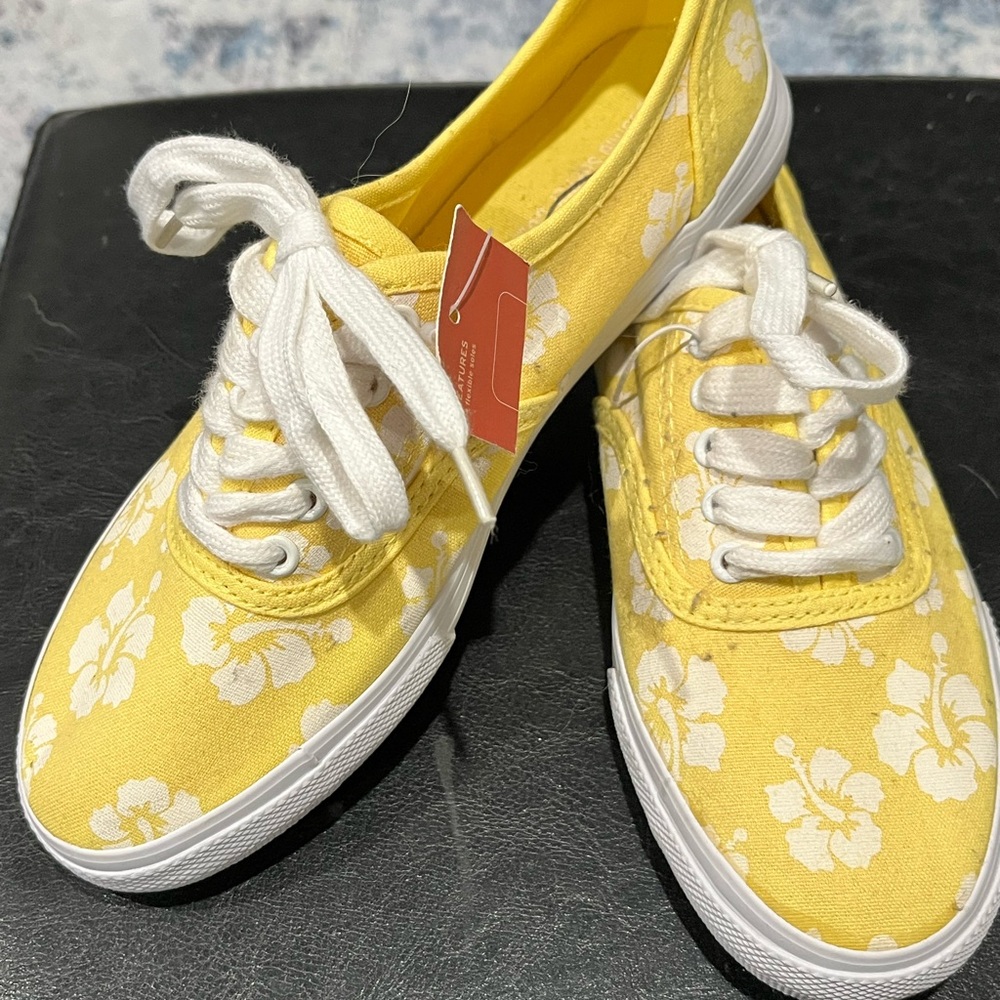 Women’s Mossimo Yellow Floral Canvas Sneakers size 5/6 New